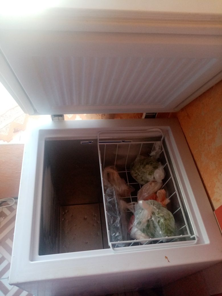 Продам морозильную камеру