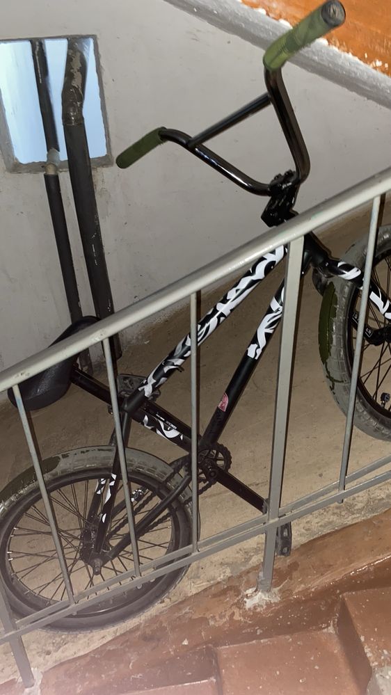 BMX Kink “Whip” 2023 midnight black freecoaster!!!