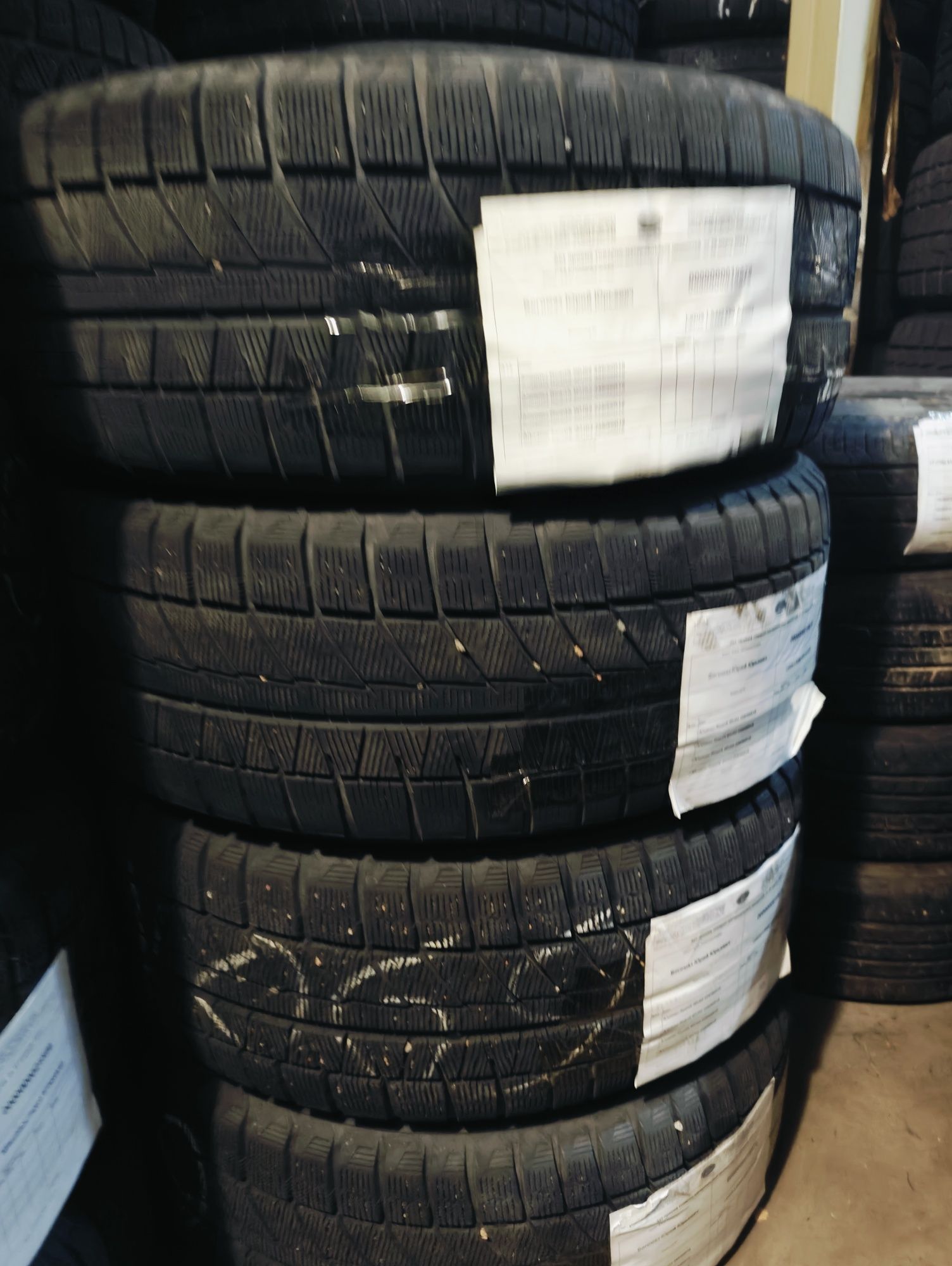 Шины RoadX WU02 235/50R18