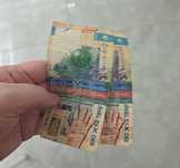 Две купюры 200 тенге продам