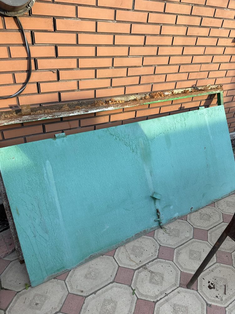 Железная дверь с коробкой