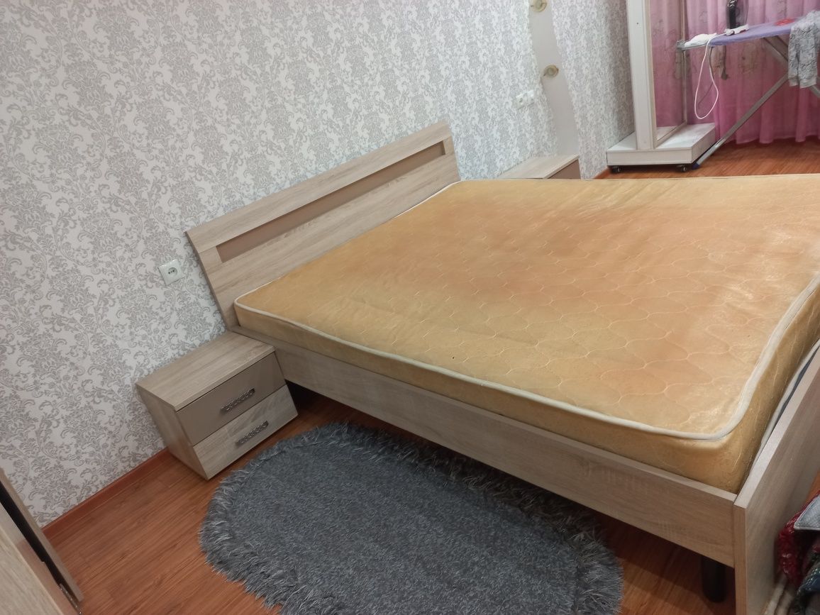 Продаётся спальный гарнитур