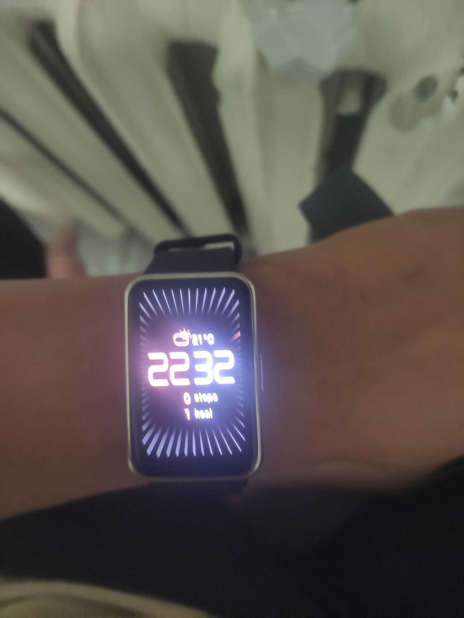 Смарт часы  Huawel watcn FIT-D6B