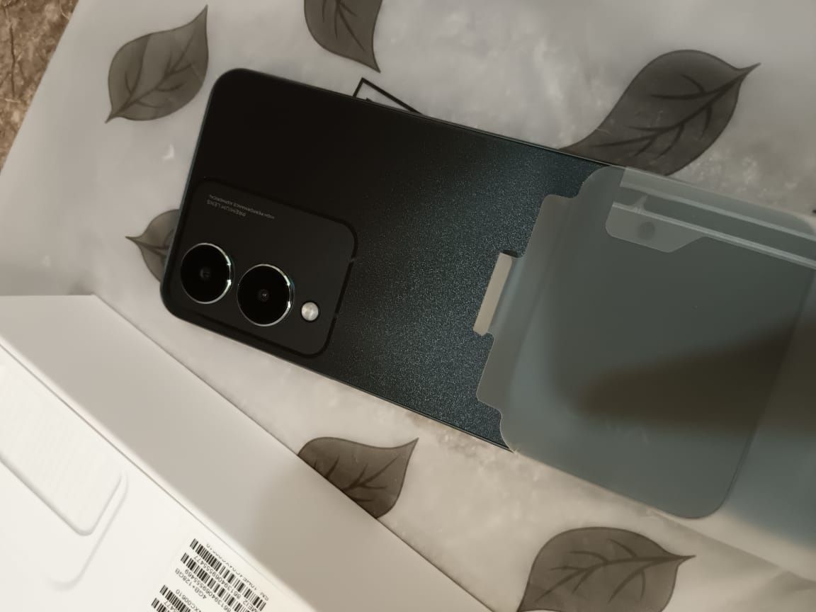 Смартфон Vivo Y17s 4 ГБ/128 ГБ зеленый