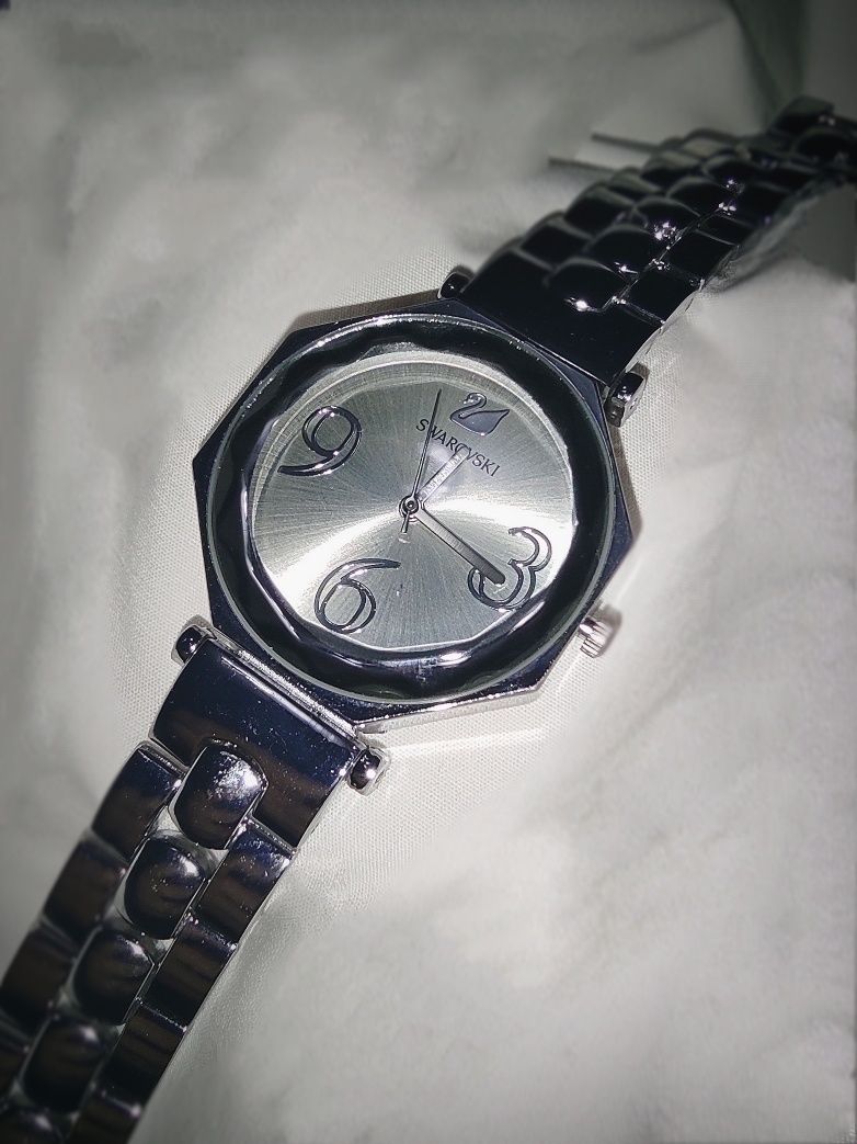 Часы SWAROVSKI (женские)