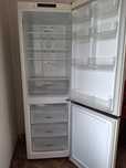 Продается Холодильник  LG