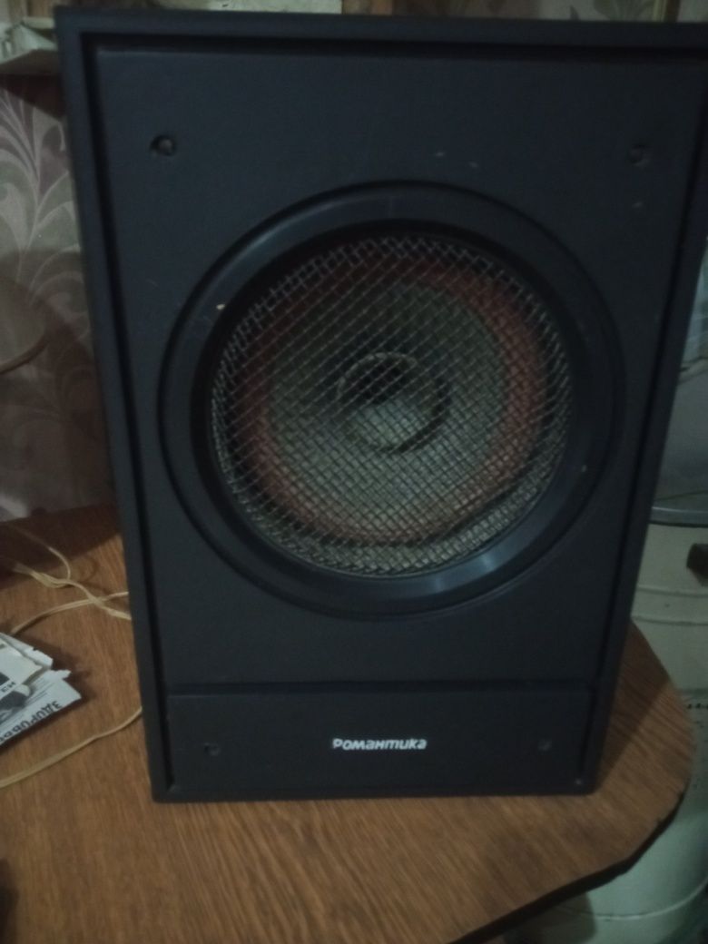 Продам магнитофон Романтика