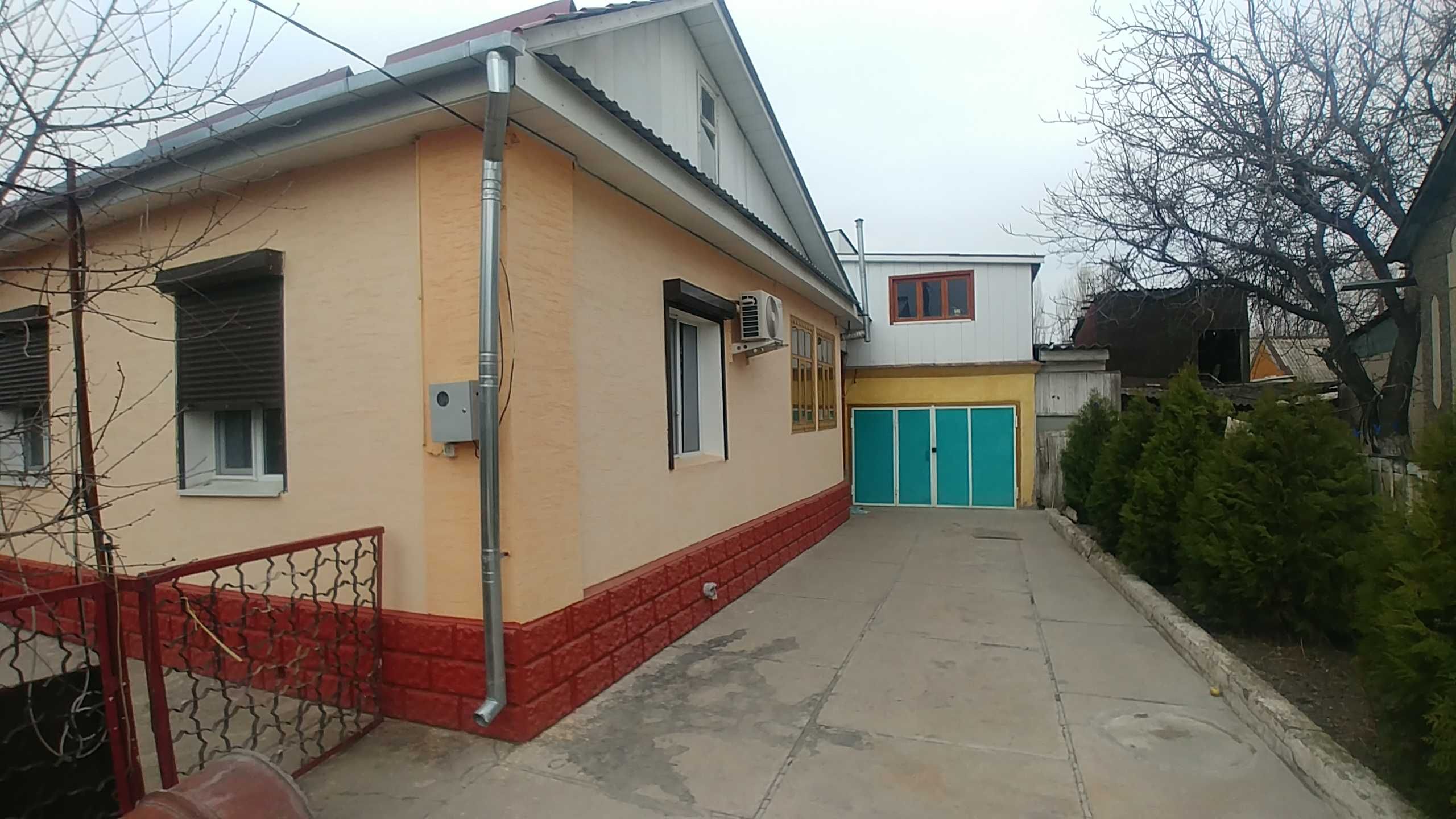 Продаётся 6-комн.дом, в районе Ж.Д. Вокзала (14 соток)