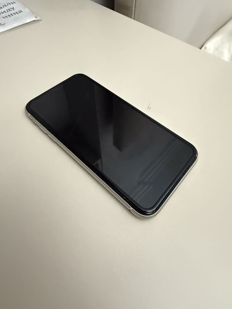 iPhone 11 White 128gb (с коробкой и шнуром)