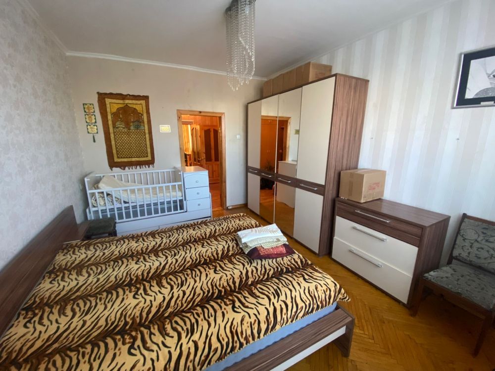 Продам 3-комнатную квартиру Обкомовский дом