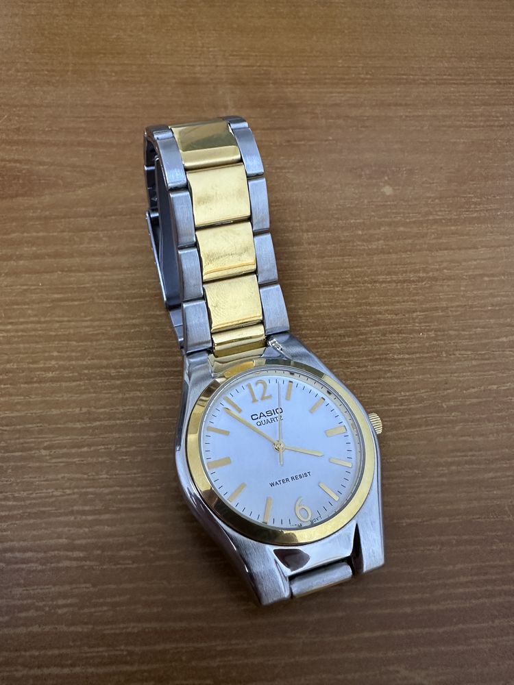 Часы Casio кварц. (оригинал)