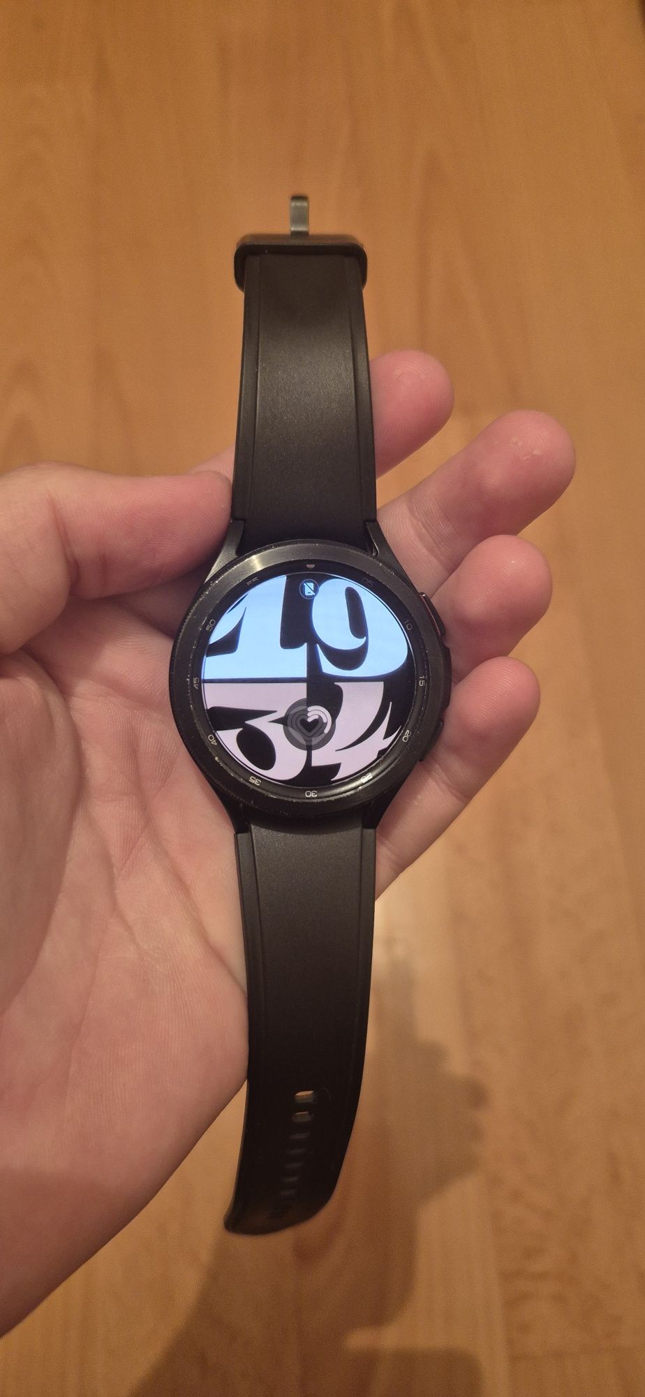 Часы Samsung Galaxy Watch 4 Classic