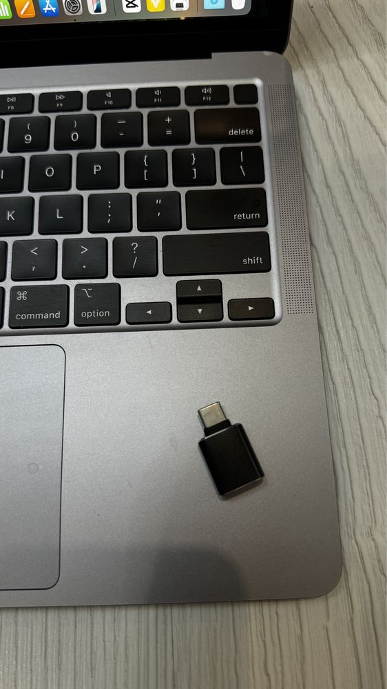 MacBook Air 13 (2020) в отличном состоянии