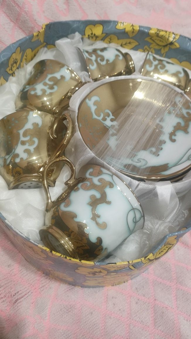 Продам чайный сервиз на 6 персон