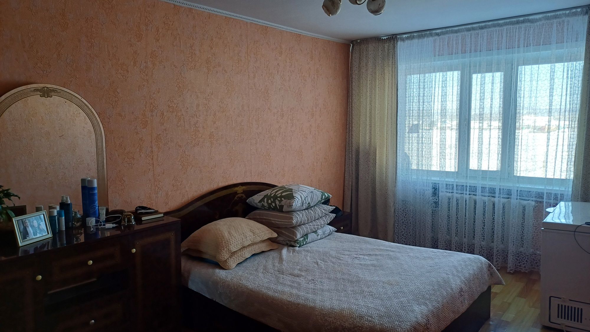 Караганда 23мкр дом 36, квартира очень тёплый солнечный старана,.