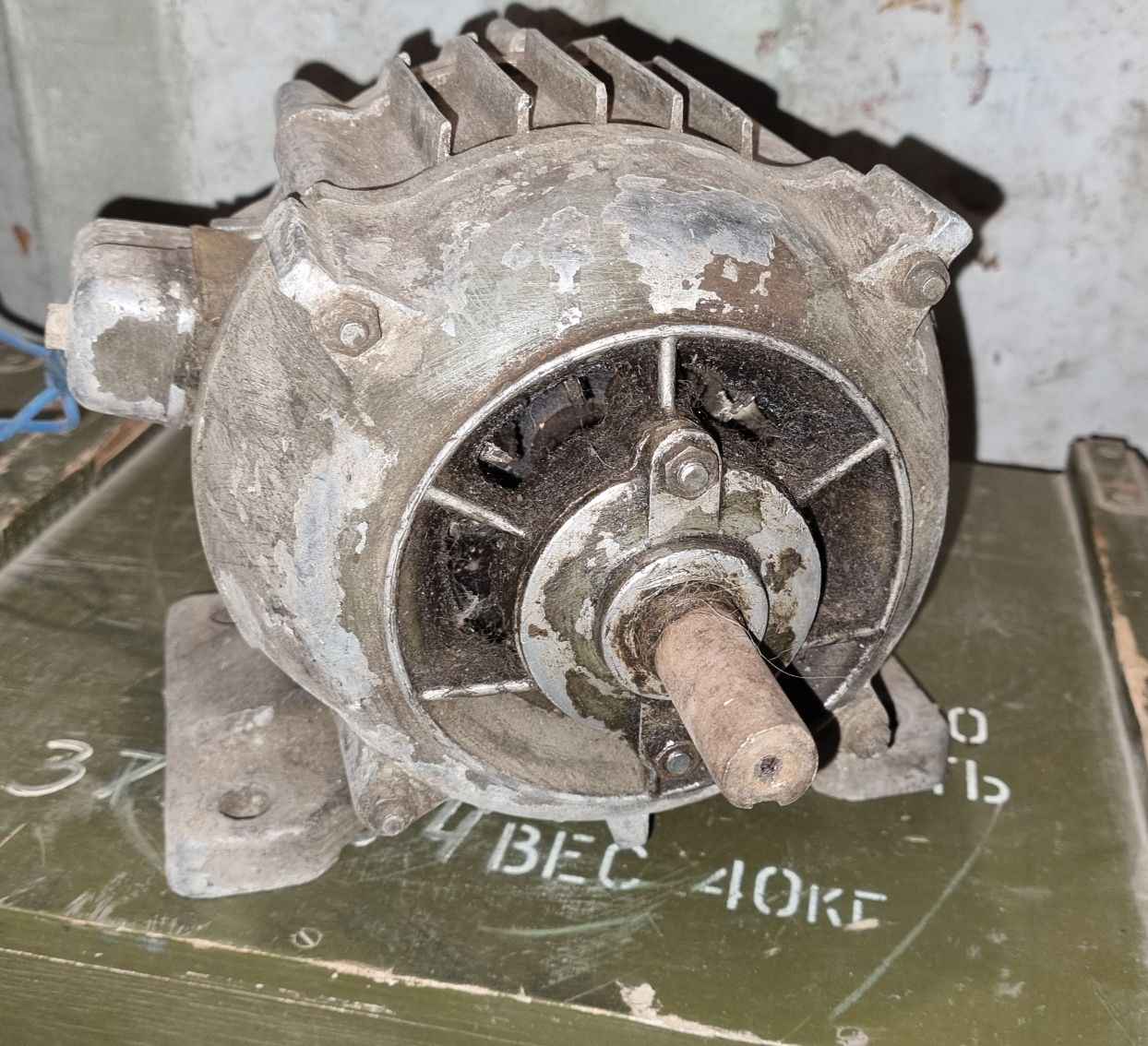 Продам электромотор 220/380