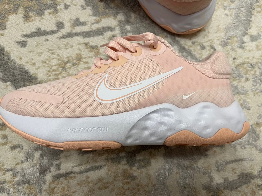 Кроссовки Nike renew