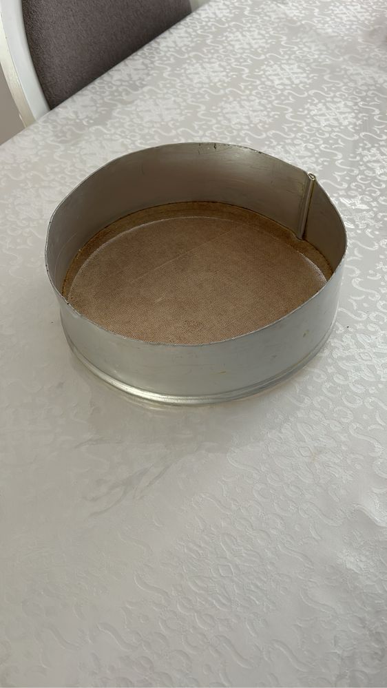 Кастрюли, чайник