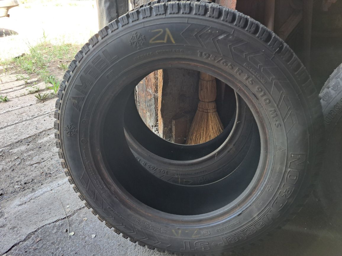 Продам зимнюю резину  195, 65, r15