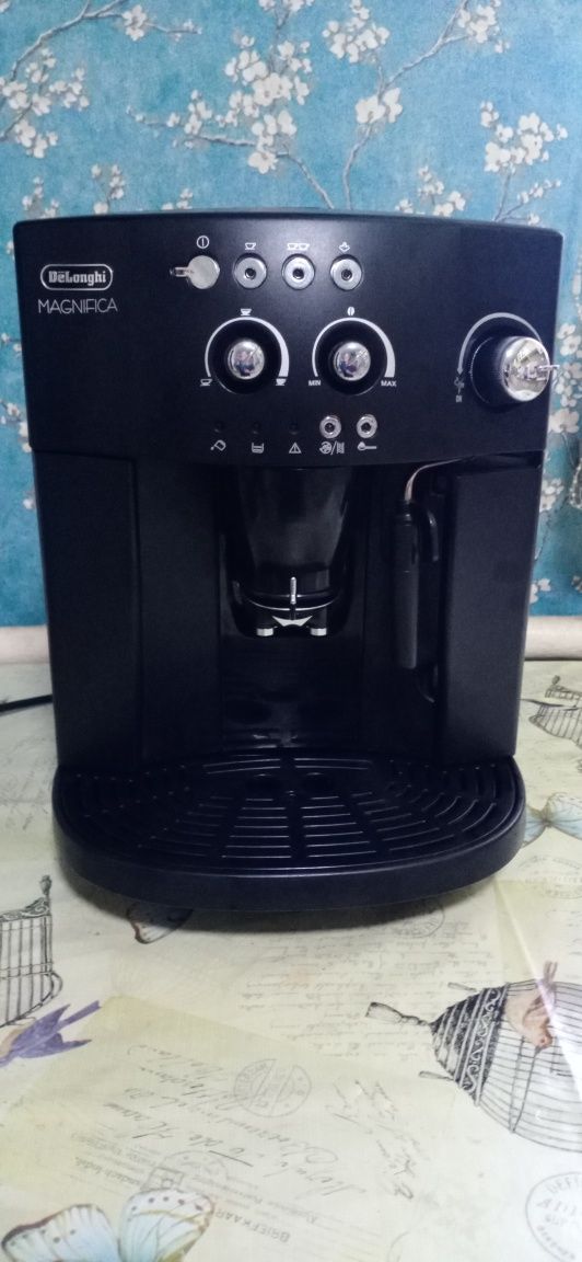Продам кофемашину Delonghi