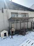 Вольер с двумя будуами