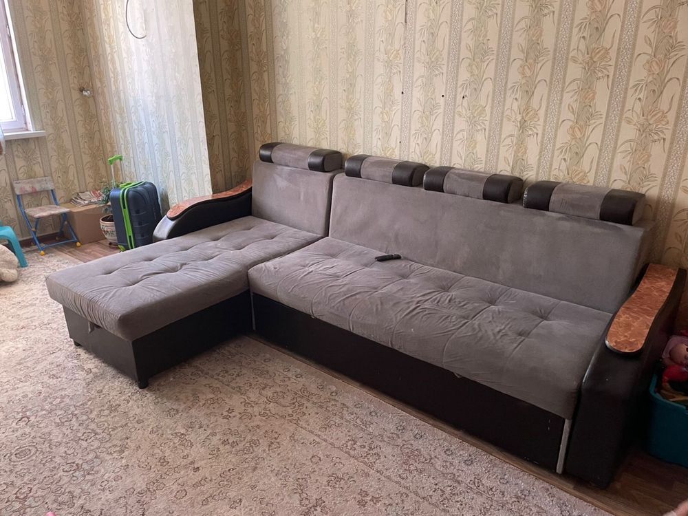 Диван в хорошем состояний