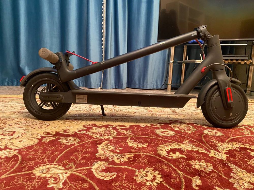 Электросамокат Xiaomi Mi Electric Scooter 1S,