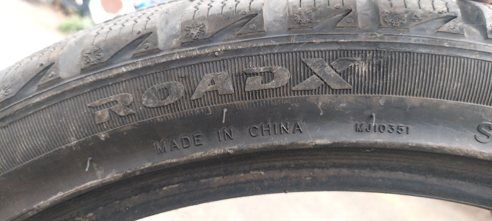 Продам два балона R18  225/40