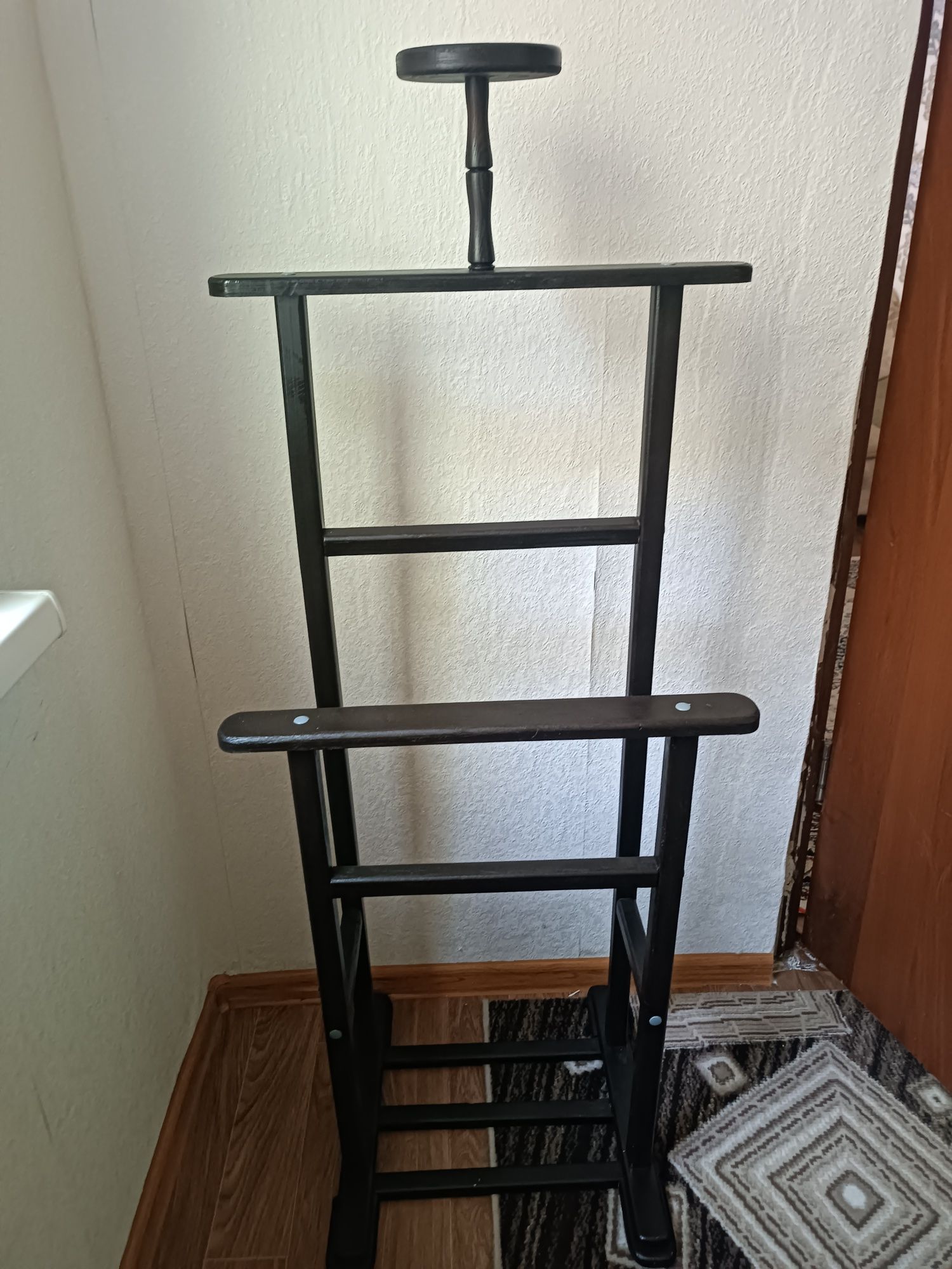 Продаю вешалку для для одежды