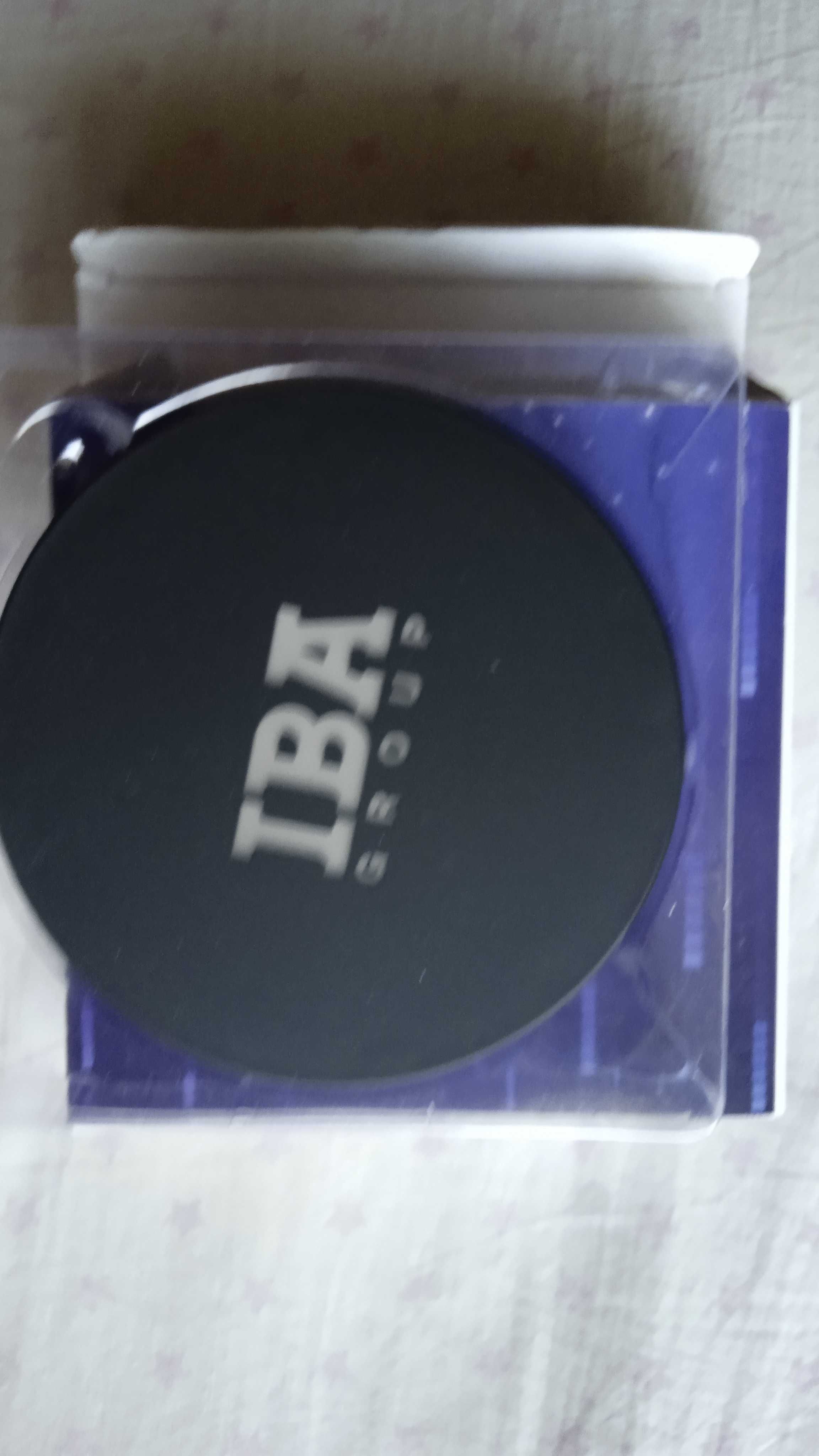 Зарядка без контактная подарочная. Input 5V/2A, Output 5W/1A.