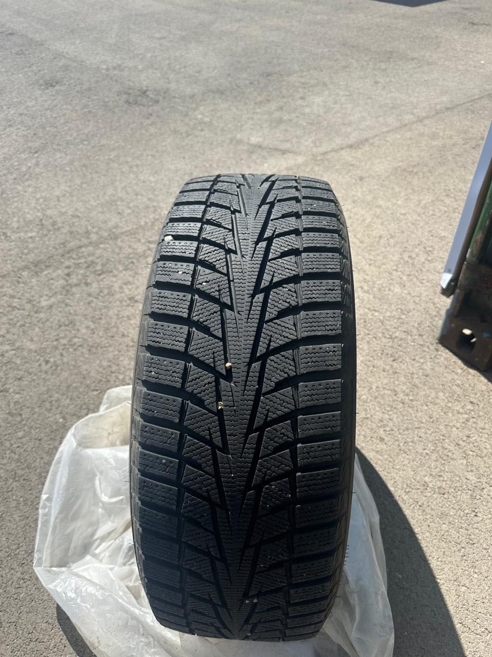 Hankook Winter i*cept X RW10 235/55 R18 100T без шипов (б/у)