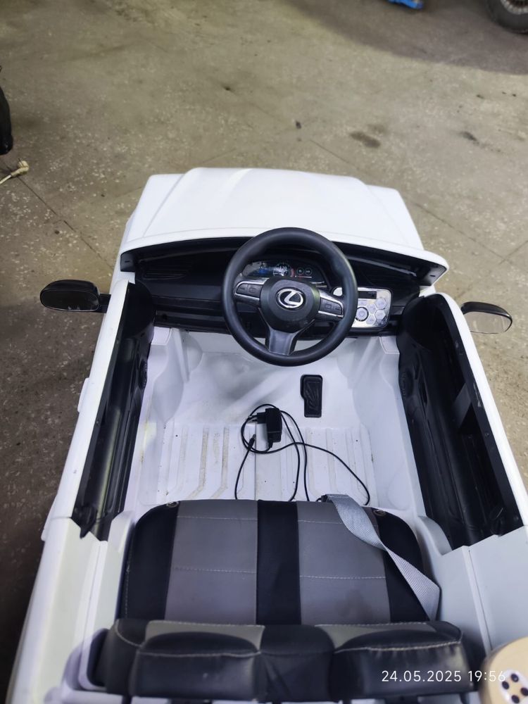 Продам детскую машинку Lexus