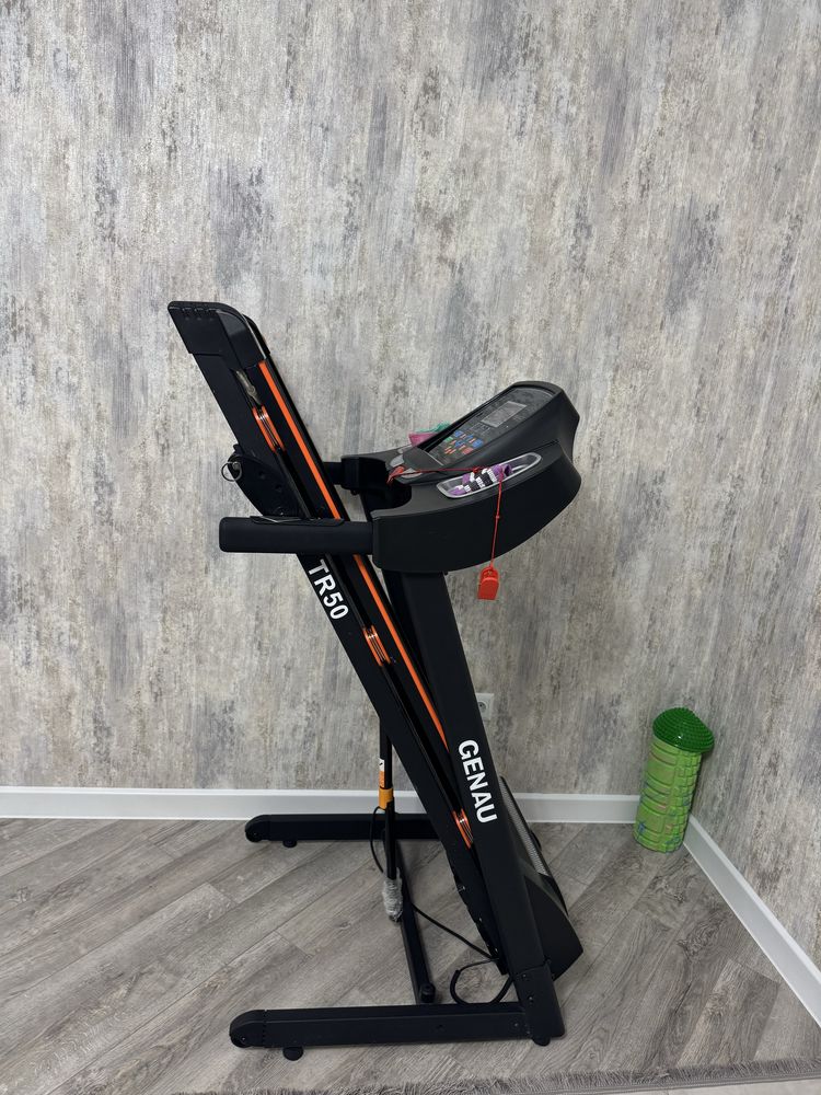 Продам беговую дорожку Genau TR50!