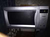 Срочно продам микроволновую печь LG
