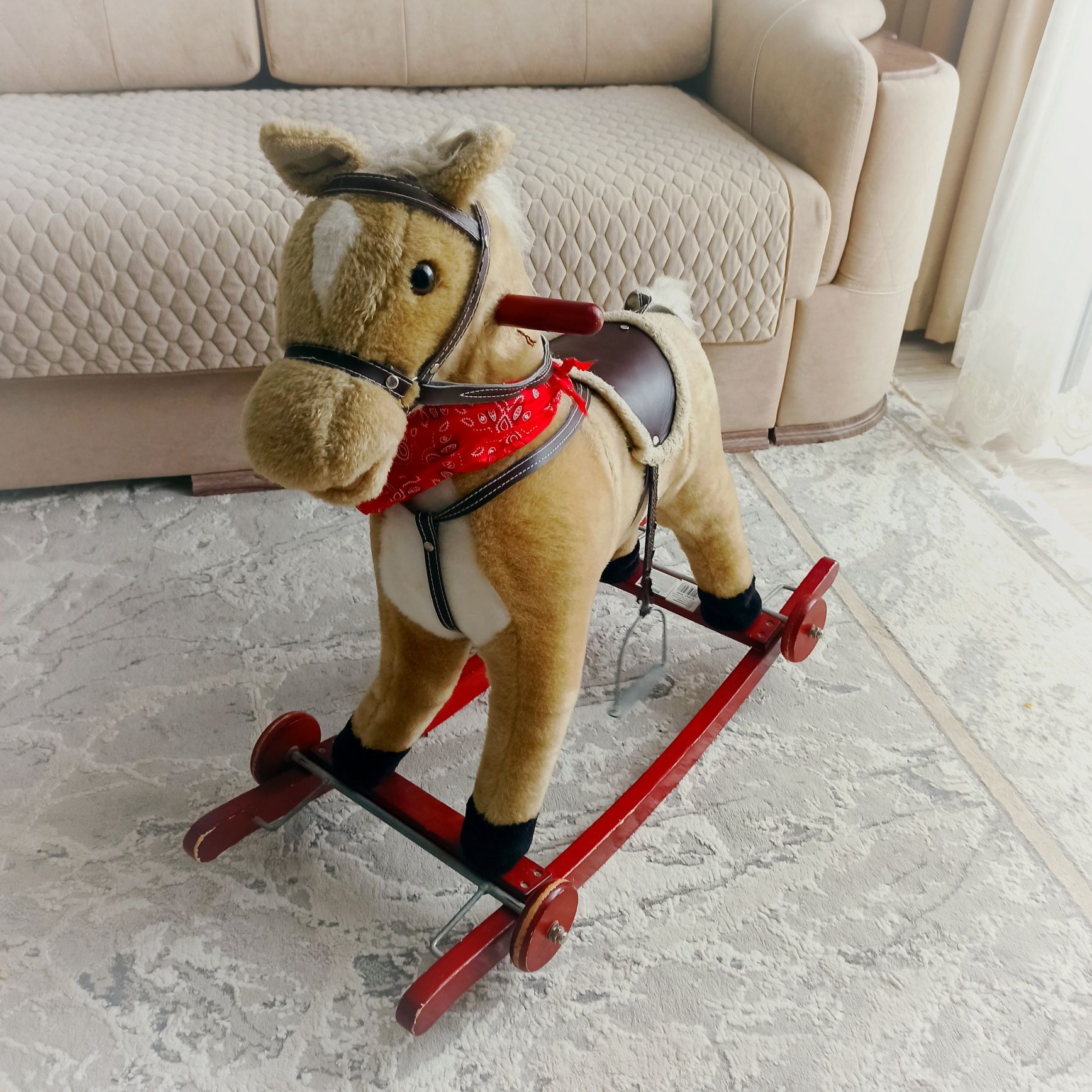 Продам лошадку-качалку
