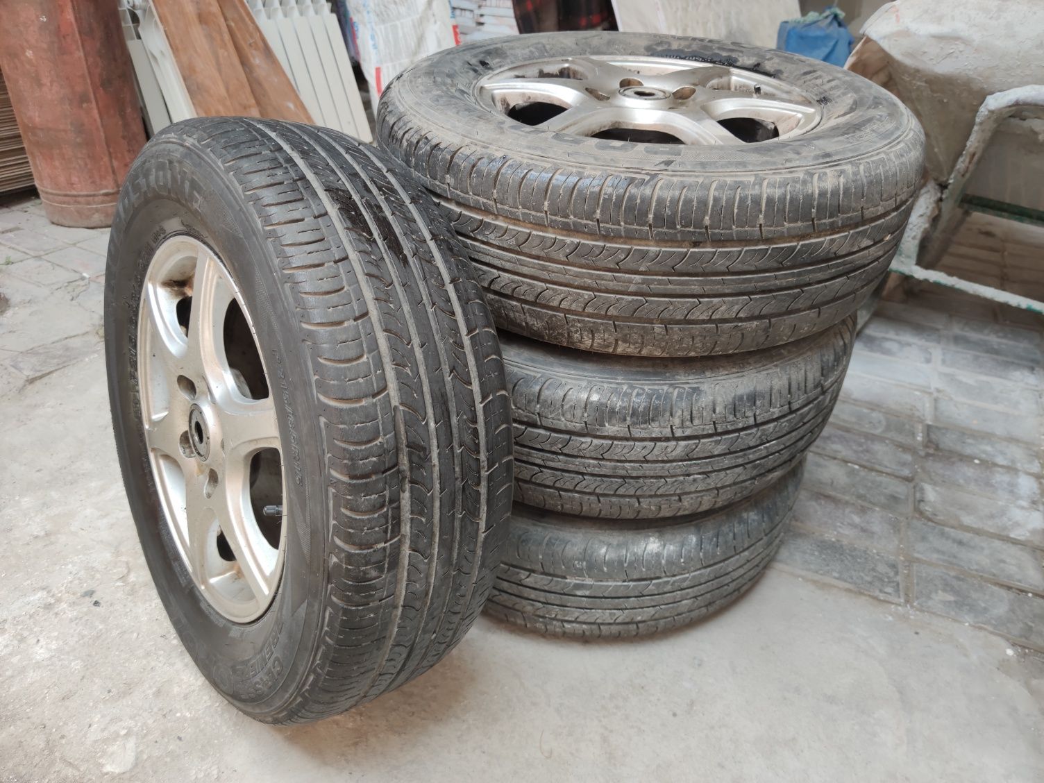 Продам колеса с диском 15-ые Road Stone