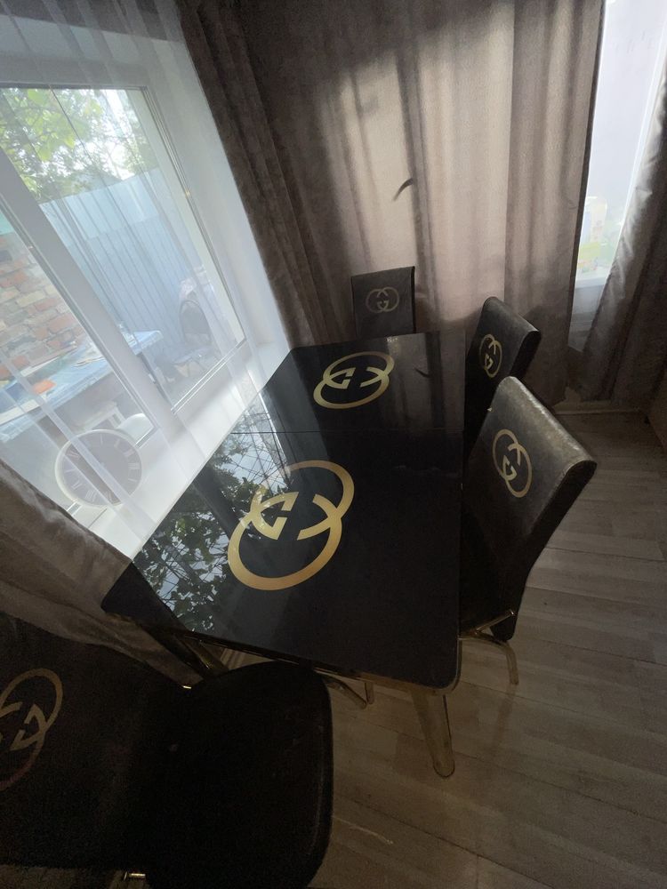 Продам стол со стульями