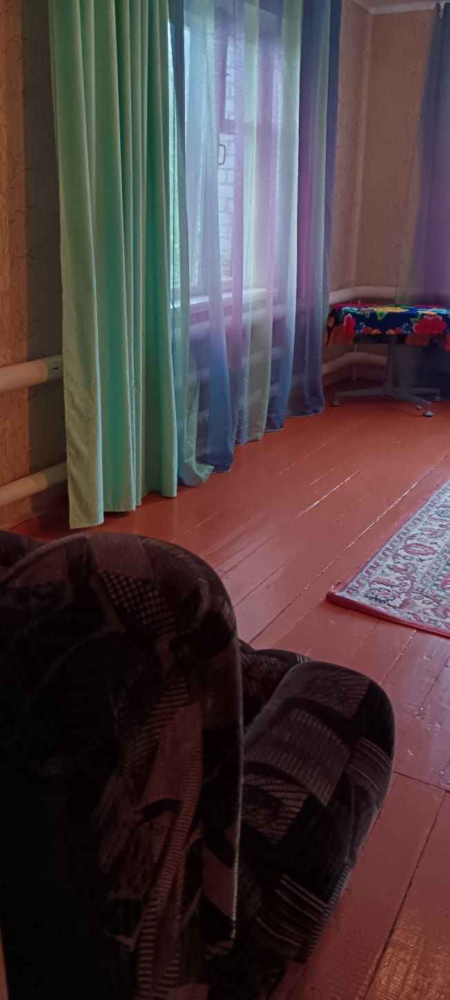 Продам дом в райцентре Денисовка.