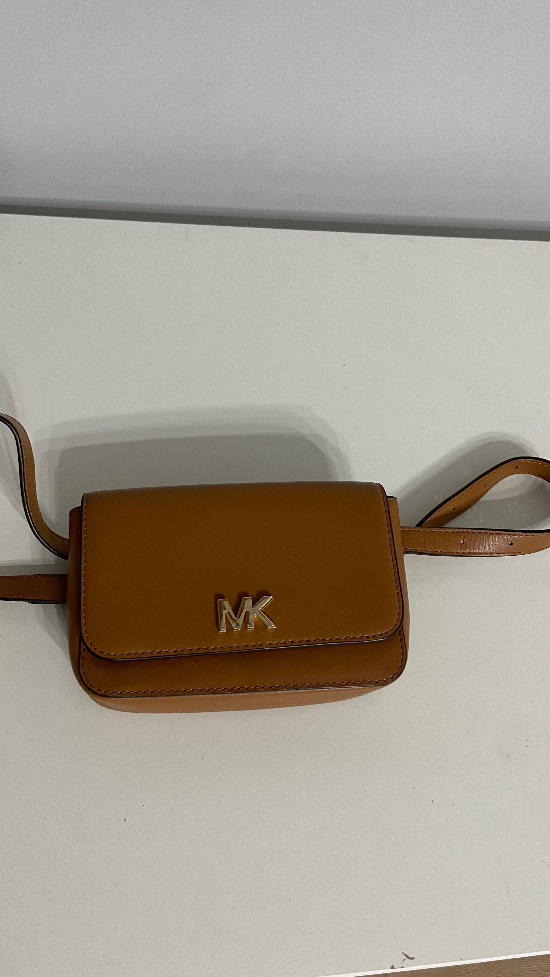 Сумка на пояс Michael Kors