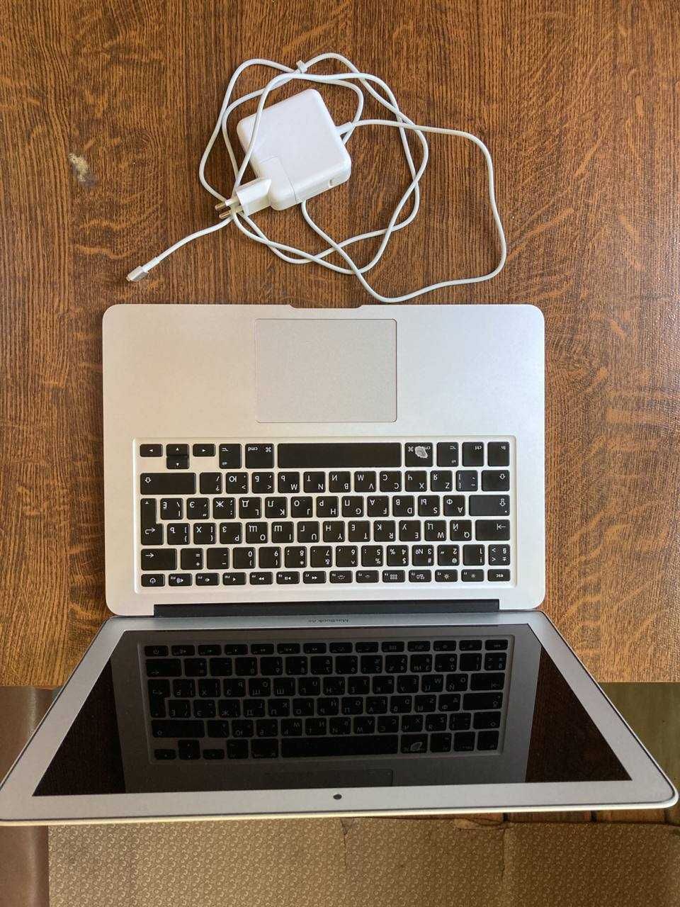 Macbook Air 13 (early 2014). бу в отличном состоянии! +MagSafe 2 (75$)