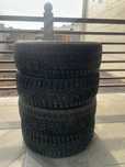 Продам зимнюю резину липучка 185/60/R15