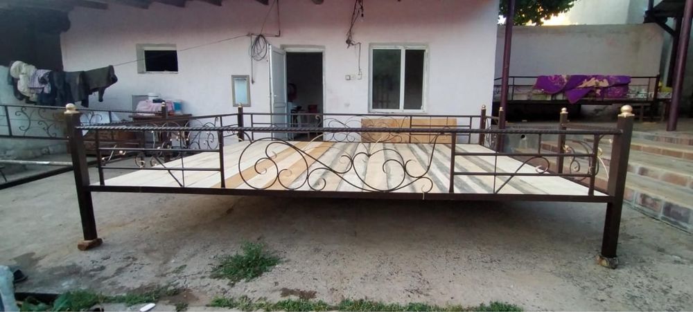 Тапчан агашымен. 180000