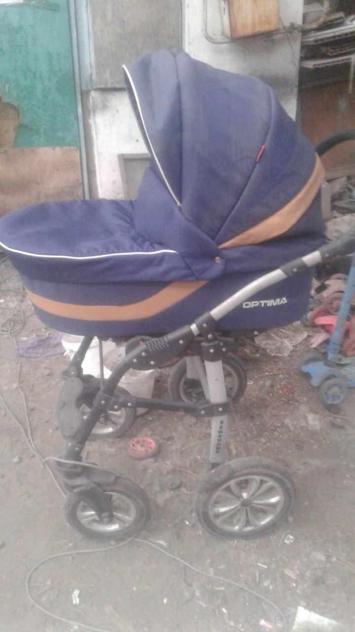 Продам детскую коляску .