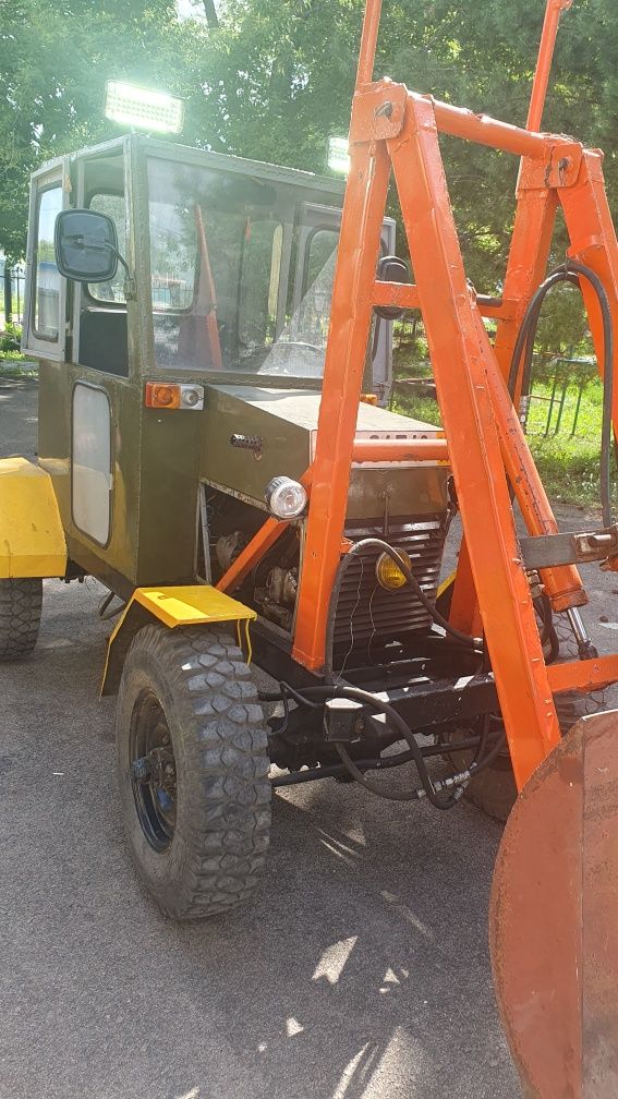 Продам трактор сделанный на базе уазика