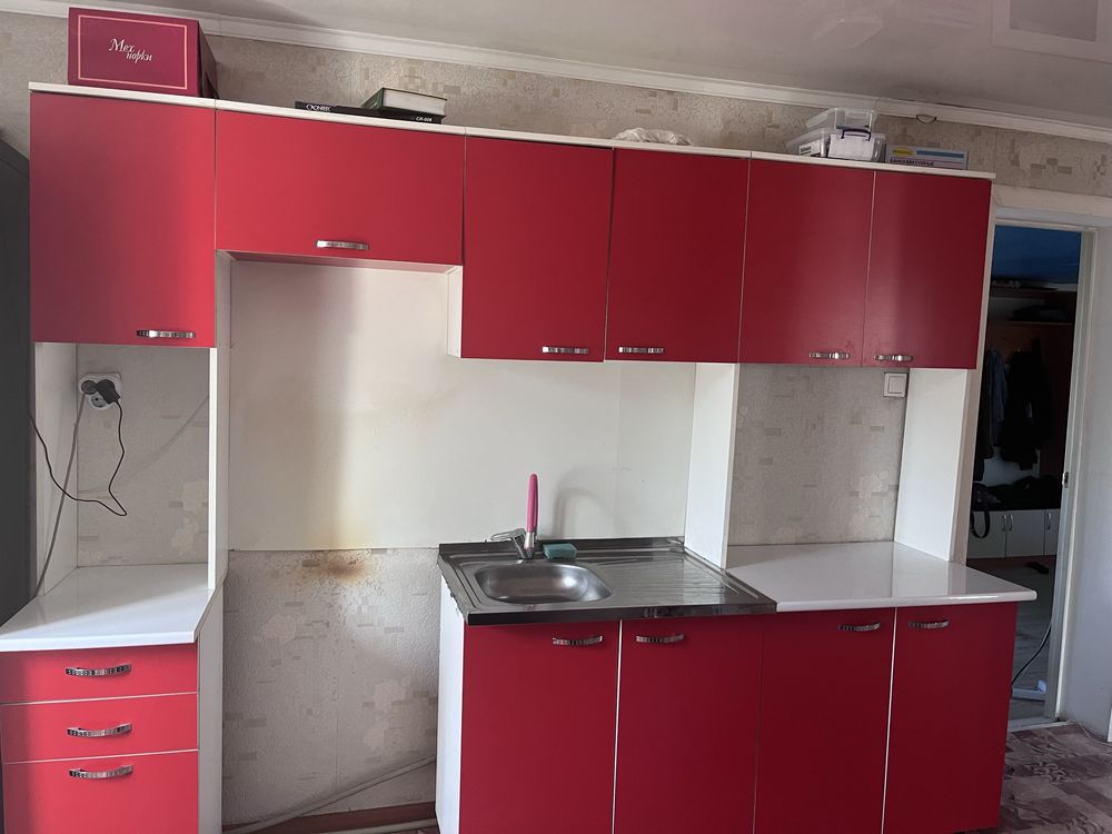 Кухонный мебель, компьютерный стол, газ