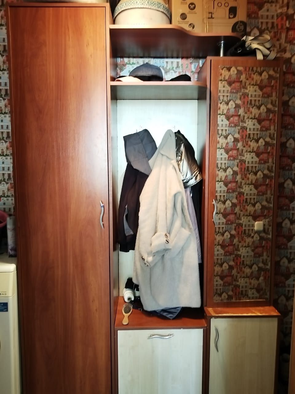 Продам мебели прихожу и стеный шкаф