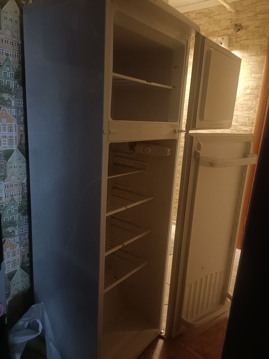Продам холодильник б/у