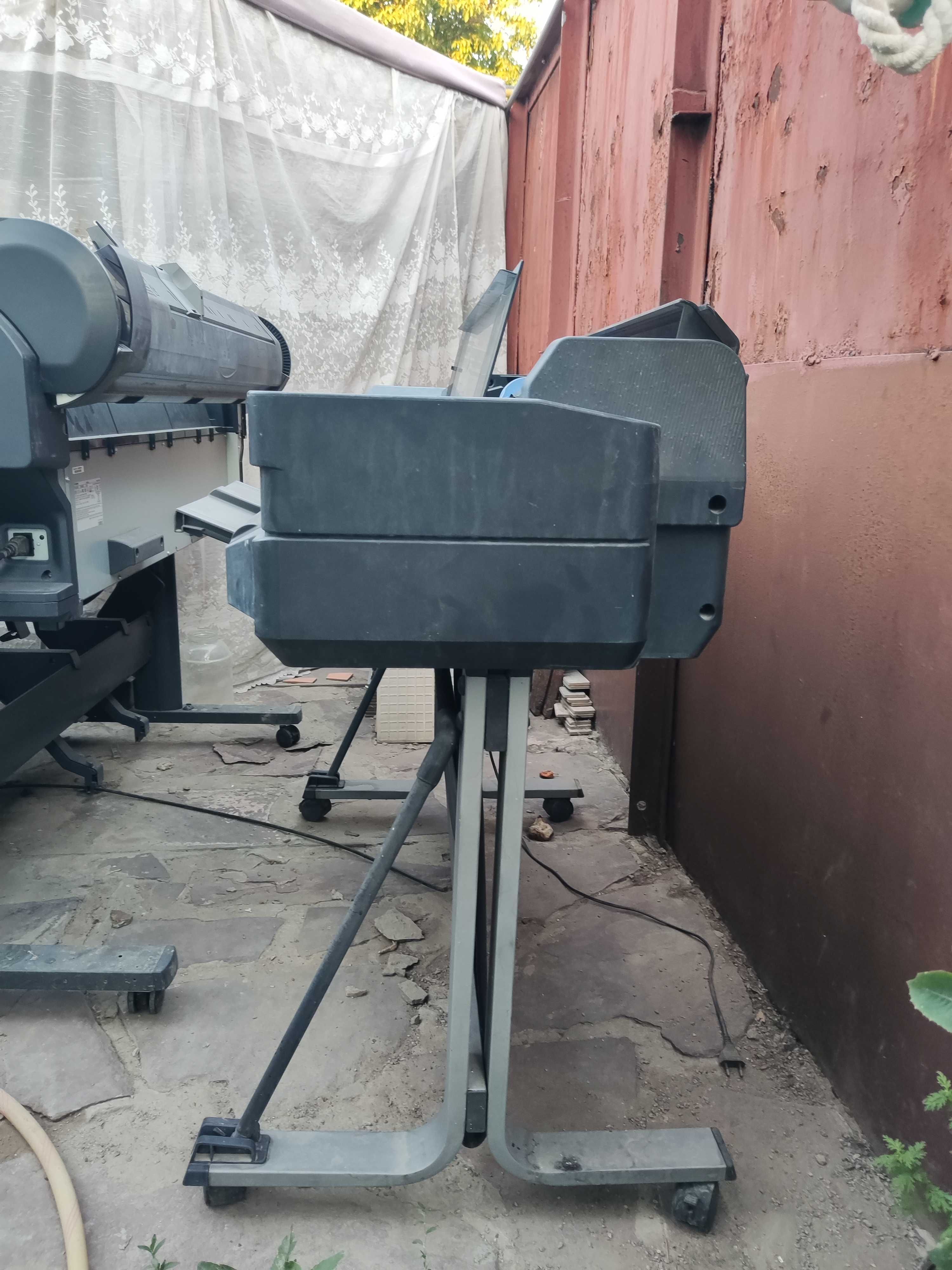 Плоттер HP Designjet T520 ePrinter