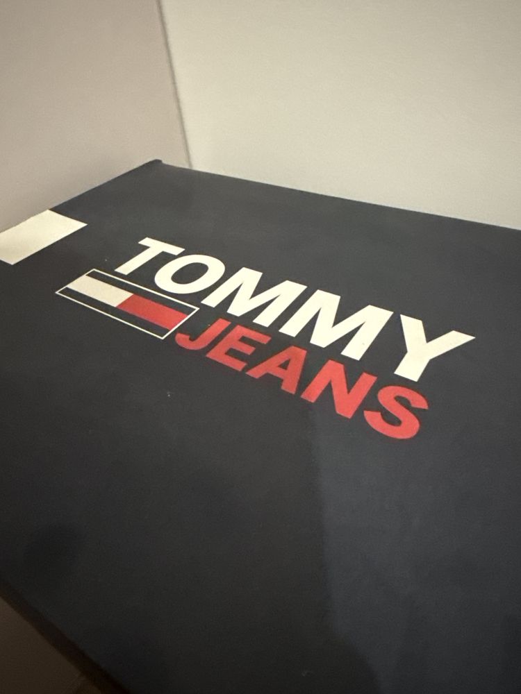Кеды Tommy Hilfiger с официального сайта