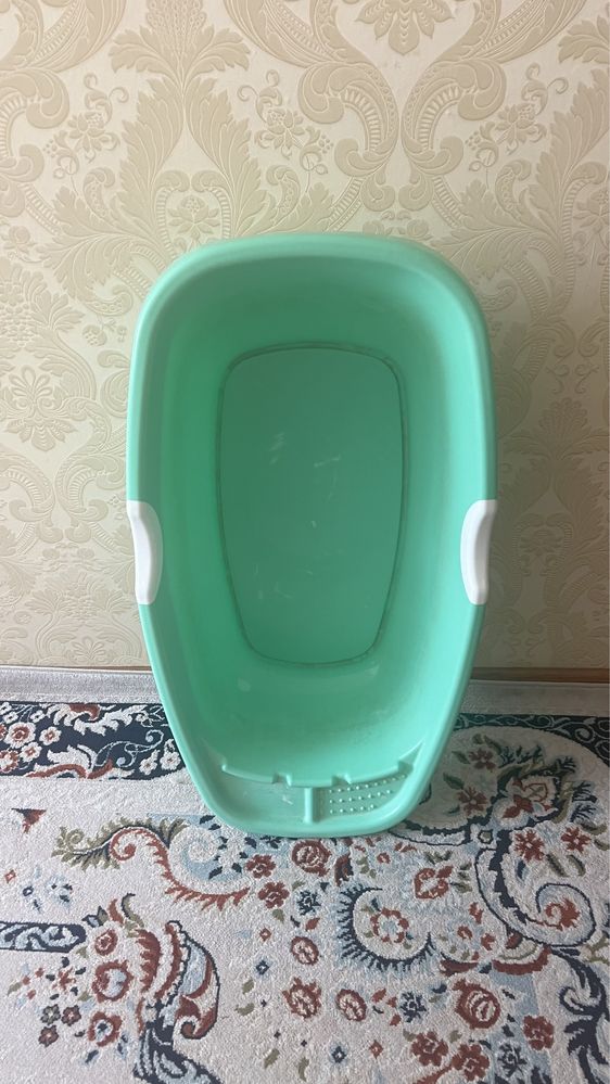 Продам ванночку детскую